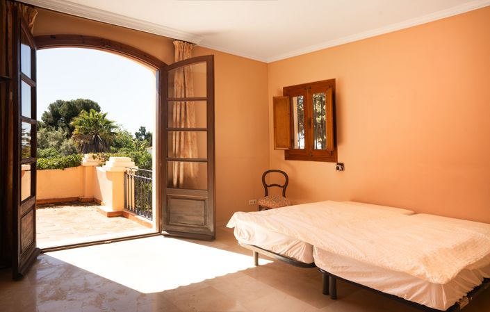 Image No.15-5 Bed House for sale