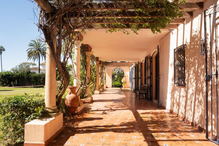 Image No.18-5 Bed House for sale