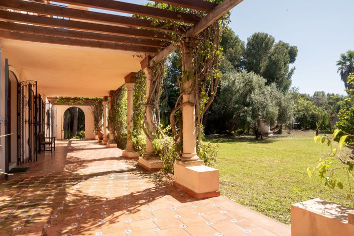 Image No.20-5 Bed House for sale