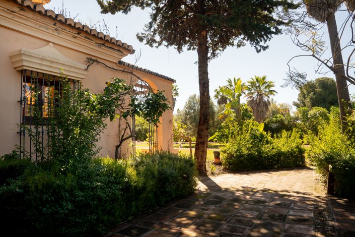 Image No.22-5 Bed House for sale