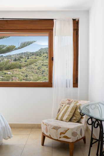 Image No.17-10 Bed Hotel for sale