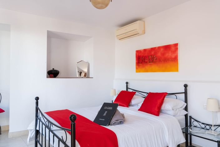 Image No.21-10 Bed Hotel for sale