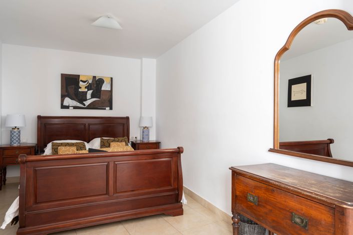 Image No.30-10 Bed Hotel for sale