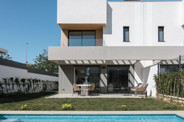 Image No.4-4 Bed Townhouse for sale