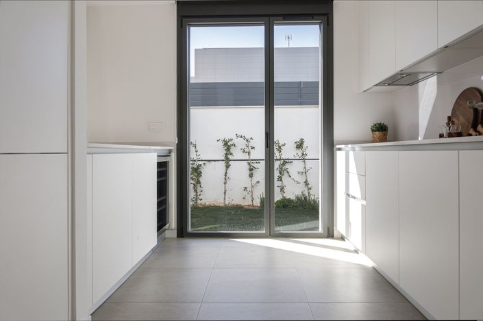 Image No.14-4 Bed Townhouse for sale