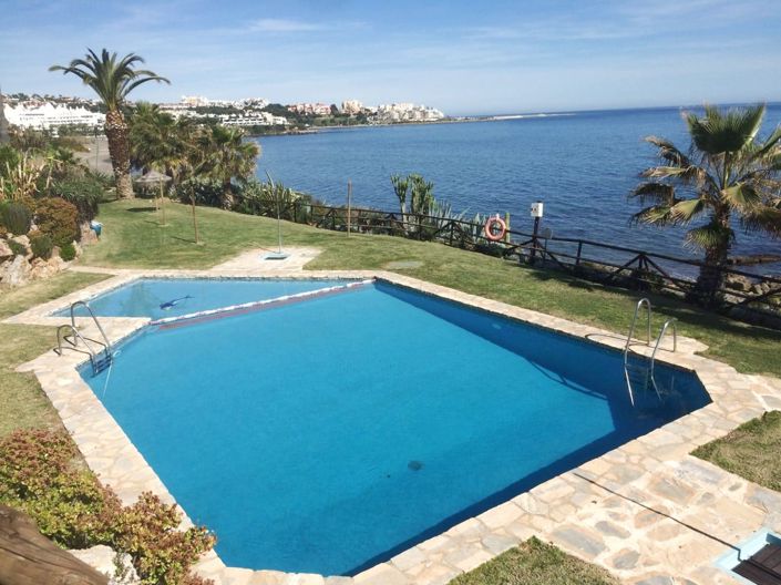 Image No.1-2 Bed House for sale