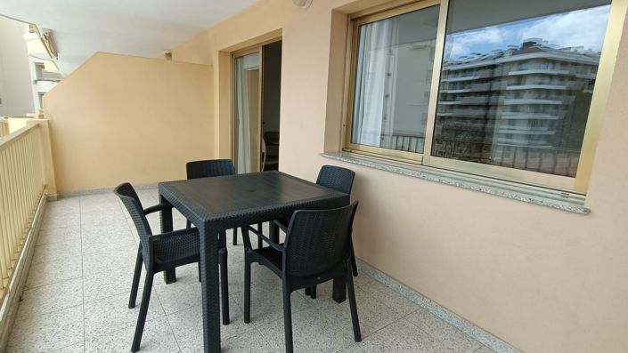 Image No.23-1 Bed Apartment for sale