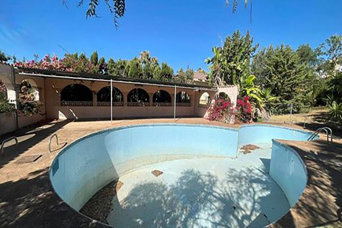 Image No.16-6 Bed Villa for sale