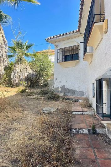 Image No.19-6 Bed Villa for sale