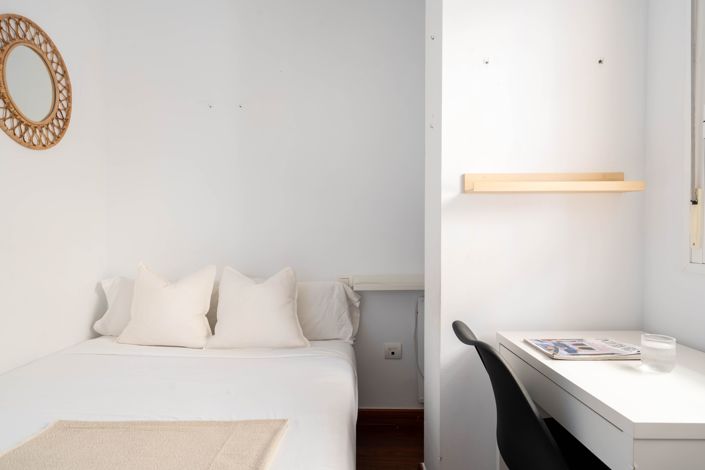 Image No.8-2 Bed House for sale