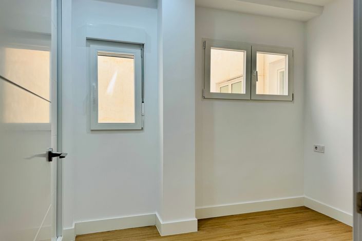 Image No.17-3 Bed Apartment for sale