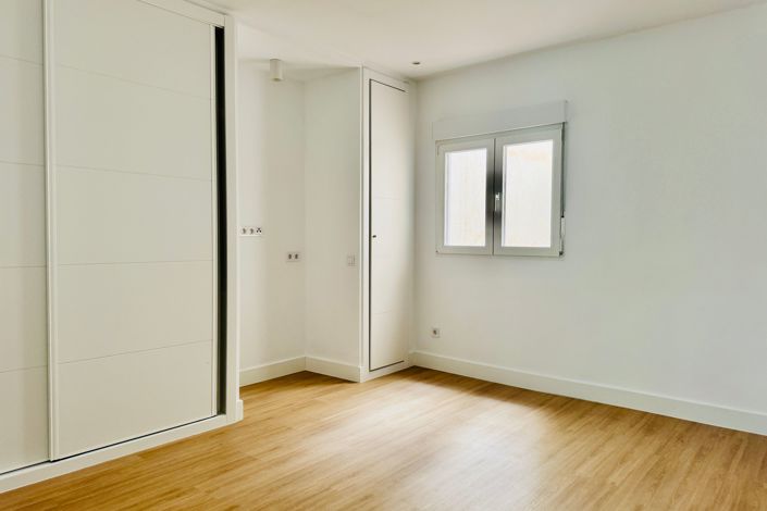 Image No.13-3 Bed Apartment for sale