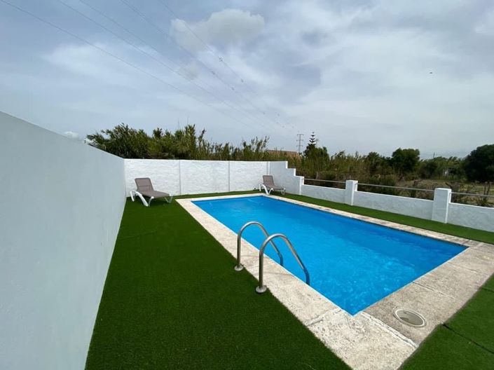 Image No.1-2 Bed House for sale