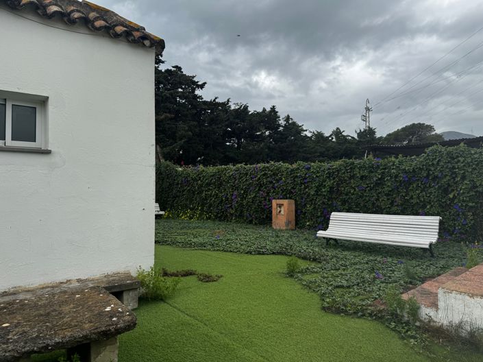 Image No.20-2 Bed House for sale