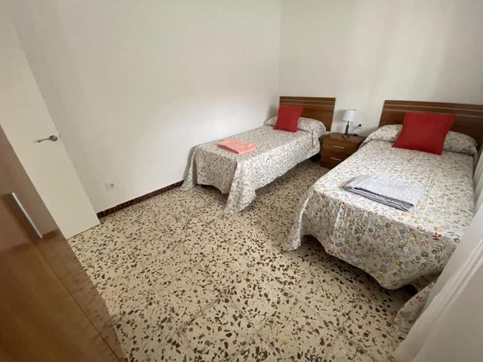 Image No.7-2 Bed House for sale