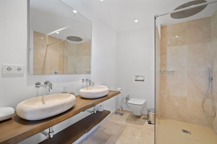 Image No.13-5 Bed House for sale