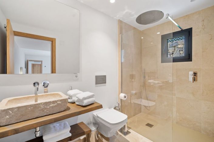 Image No.16-5 Bed House for sale