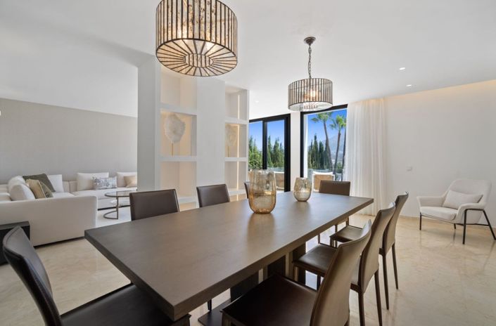 Image No.5-5 Bed House for sale