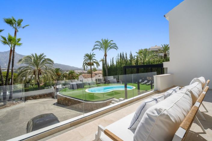 Image No.7-5 Bed House for sale