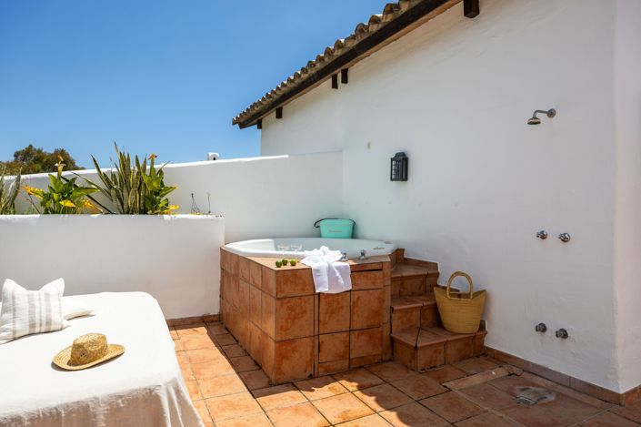 Image No.7-4 Bed House for sale