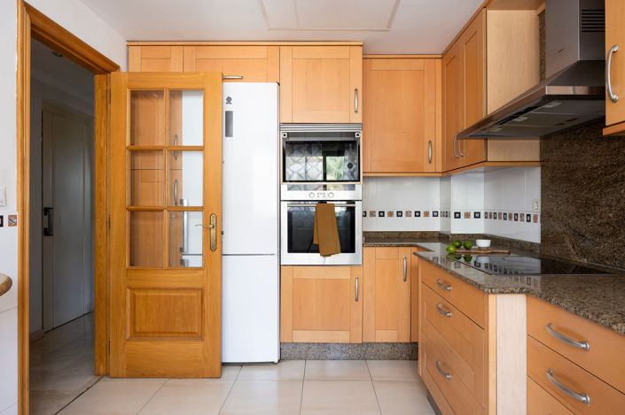 Image No.19-4 Bed House for sale