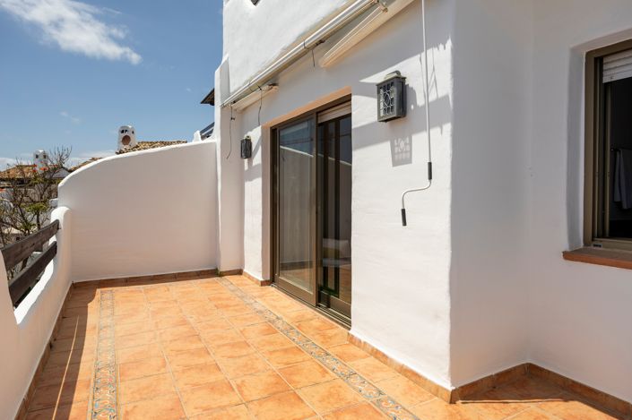 Image No.27-4 Bed House for sale