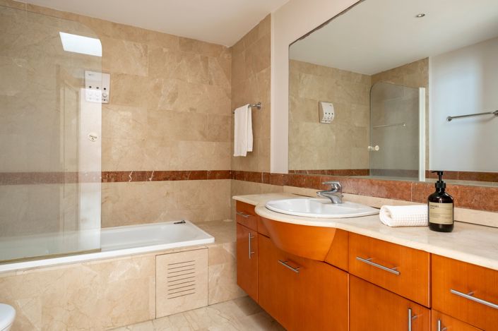 Image No.28-4 Bed House for sale