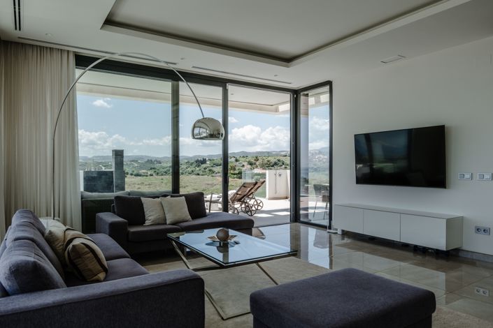 Image No.8-5 Bed House for sale