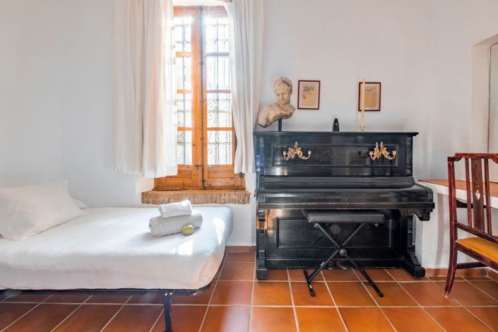 Image No.19-6 Bed House for sale