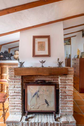 Image No.30-6 Bed House for sale