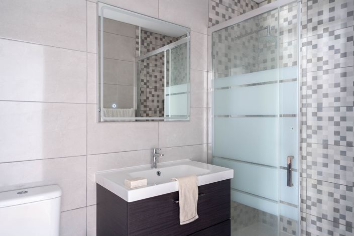 Image No.25-2 Bed Townhouse for sale