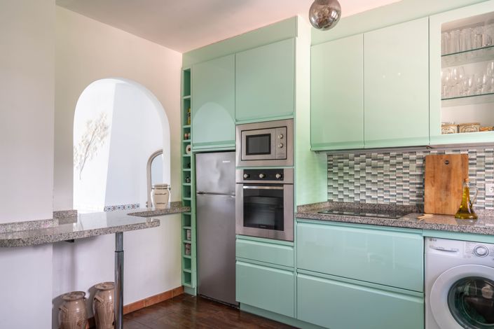 Image No.12-2 Bed Townhouse for sale