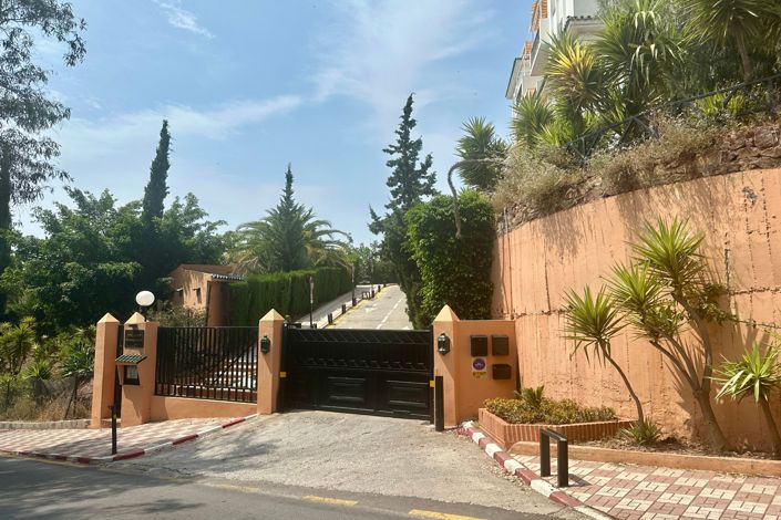 Image No.12-4 Bed Penthouse for sale