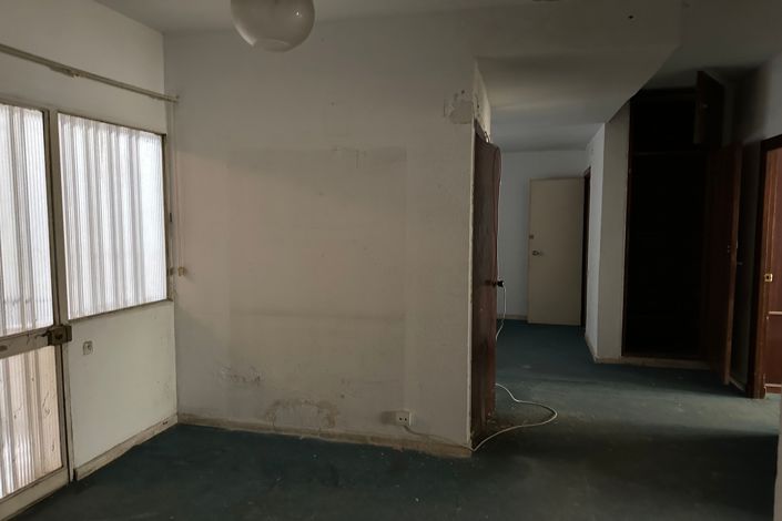 Image No.18-4 Bed Apartment for sale