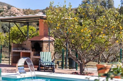 8 Bed Country House for sale