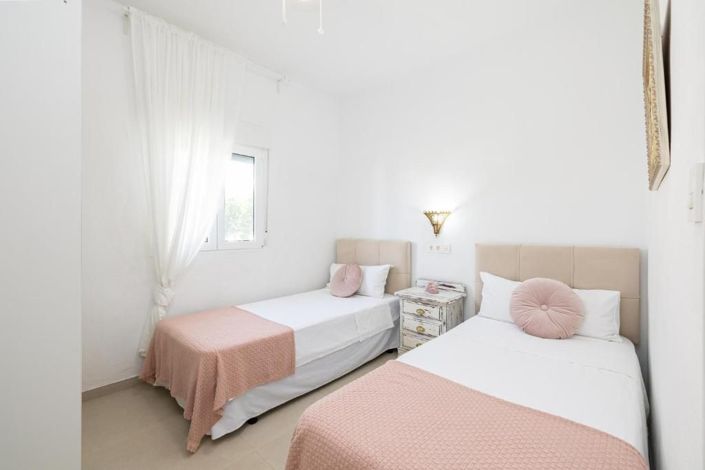 Image No.13-8 Bed Country House for sale