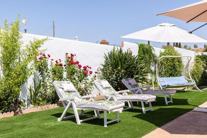 Image No.2-8 Bed Country House for sale