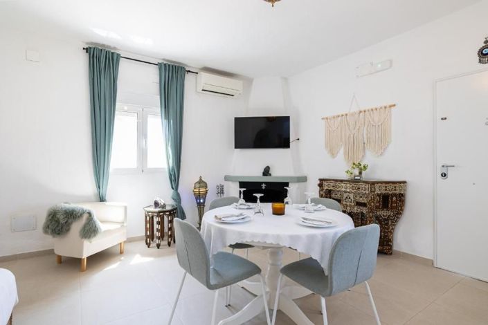 Image No.6-8 Bed Country House for sale