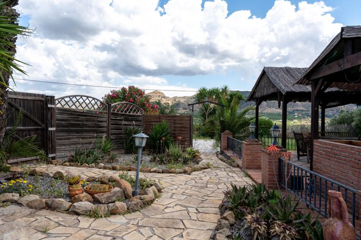 Image No.5-4 Bed House for sale