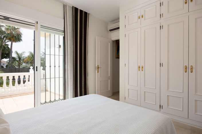 Image No.8-5 Bed Villa for sale