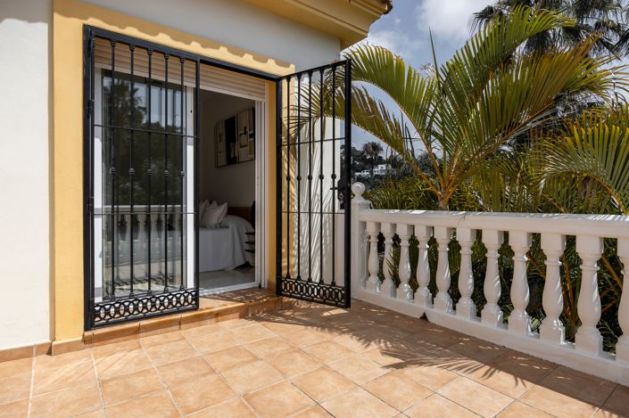 Image No.9-5 Bed Villa for sale