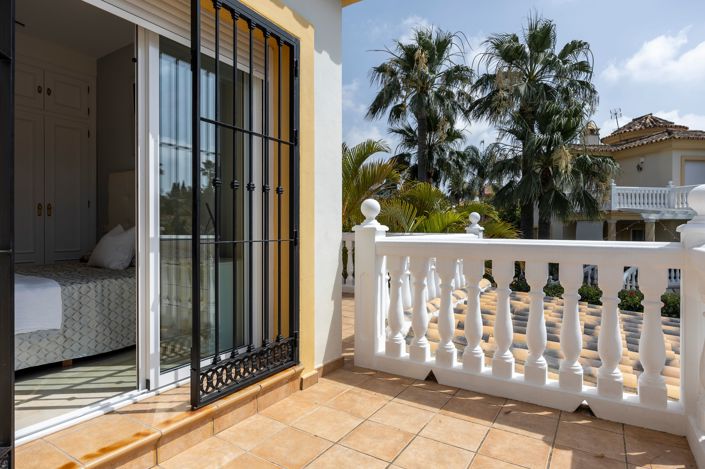 Image No.12-5 Bed Villa for sale