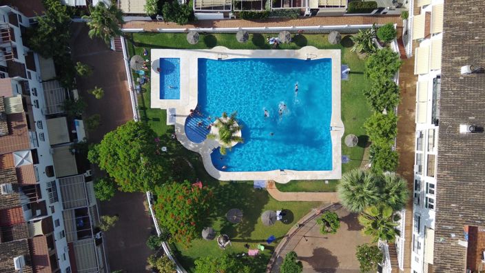 Image No.1-5 Bed Townhouse for sale