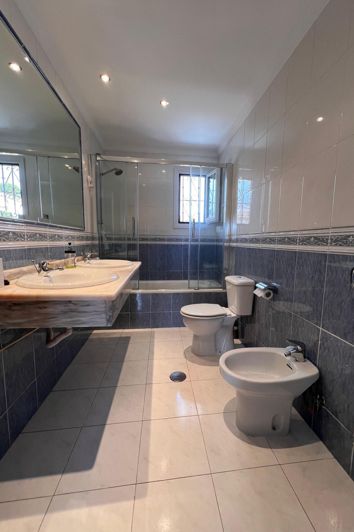 Image No.24-5 Bed Townhouse for sale