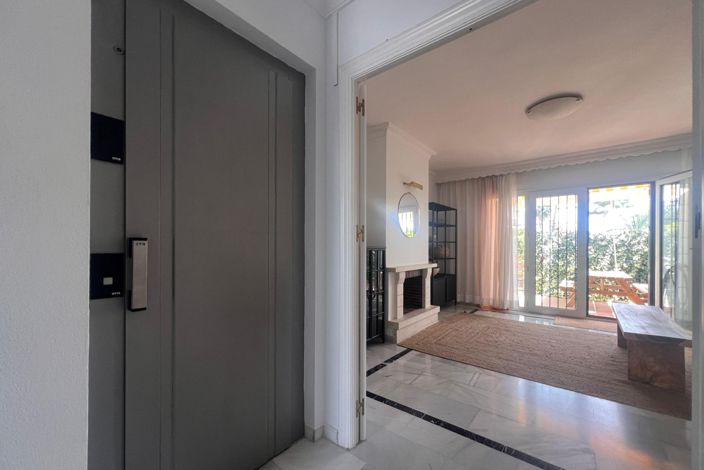 Image No.7-5 Bed Townhouse for sale