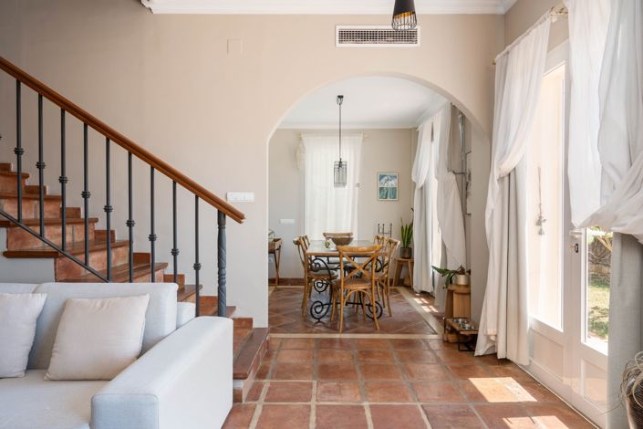 Image No.8-2 Bed House for sale