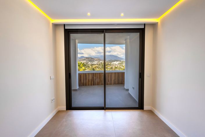 Image No.26-2 Bed Apartment for sale