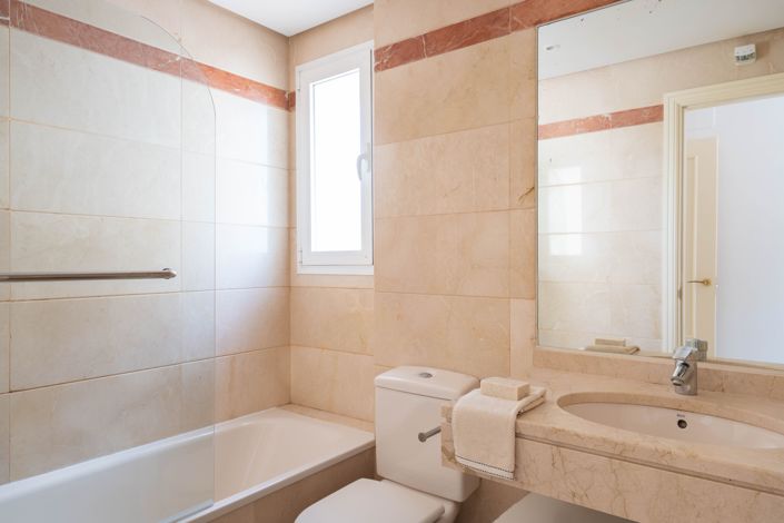 Image No.21-2 Bed Apartment for sale