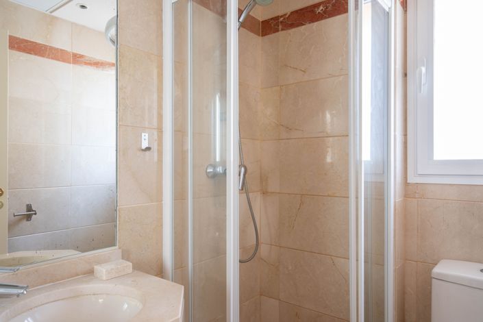 Image No.17-2 Bed Apartment for sale