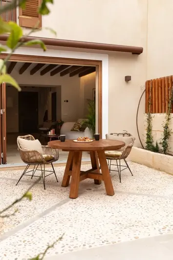 Image No.8-2 Bed Townhouse for sale